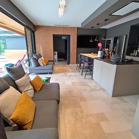 Tatil Evi In With Private Pool Vayrac